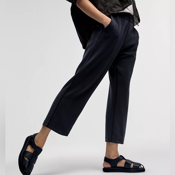 Softstreme High-Rise Straight-Leg Cropped Pant - Picture 2 of 15